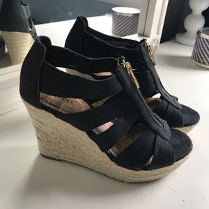 Black Wedges